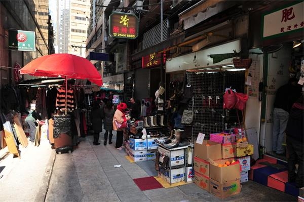 泰国老奶奶疯狂追小鲜肉 欲赠百万泰铢(图)-火狐电竞(图1) 火狐电竞官网