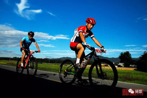 “Hello!树先生”北京大学生电影节最佳影片奖‘火狐电竞’(图2) 火狐电竞官网